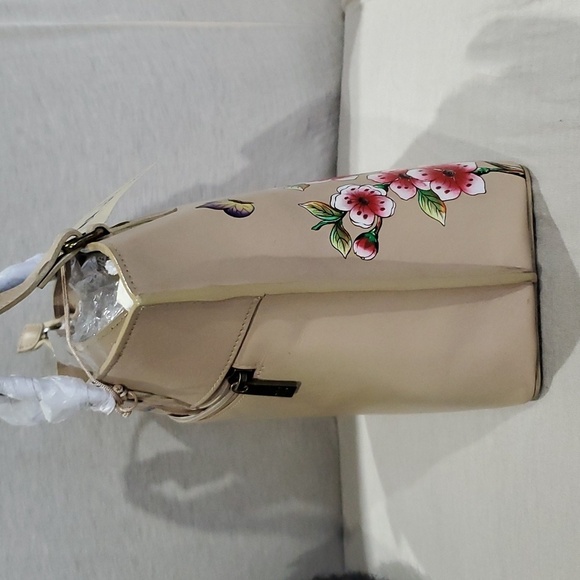 Anuschka leather handpainted cherry blossom butterfly  NWT cream handbag - Picture 11 of 11